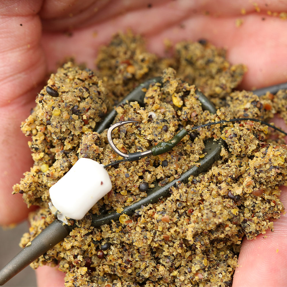 Korda Bait-Up Method Feeders In Use 2